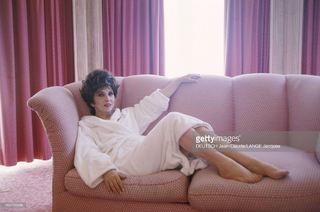 Gina Lollobrigida feet photo thumbnail