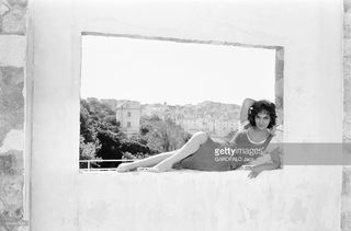 Gina Lollobrigida feet photo thumbnail