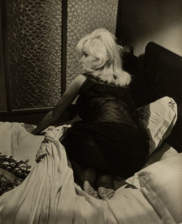 Gina Lollobrigida feet photo thumbnail