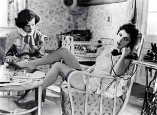 Gina Lollobrigida feet photo thumbnail