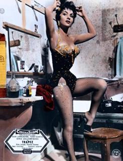 Gina Lollobrigida feet photo thumbnail