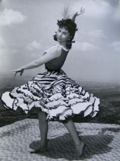 Gina Lollobrigida feet photo thumbnail