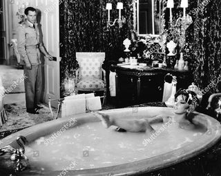 Gina Lollobrigida feet photo thumbnail