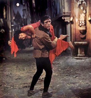 Gina Lollobrigida feet photo thumbnail