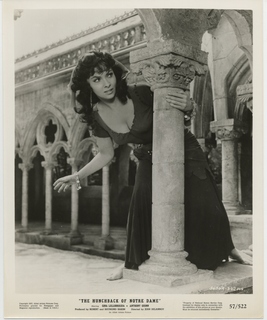 Gina Lollobrigida feet photo thumbnail