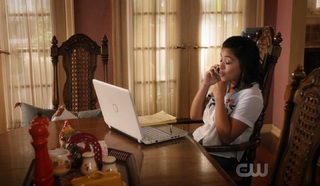 Gina Rodriguez feet photo thumbnail