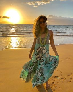 Gina Rodriguez feet photo thumbnail
