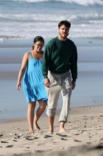 Gina Rodriguez feet photo thumbnail