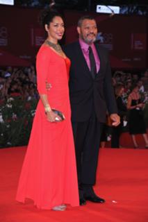 Gina Torres feet photo thumbnail