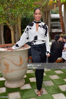 Gina Torres feet photo thumbnail