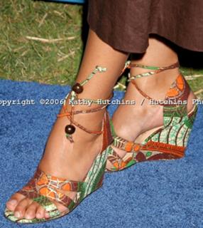 Gina Torres feet photo thumbnail