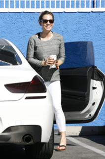 Ginger Zee feet photo thumbnail