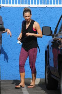 Ginger Zee feet photo thumbnail