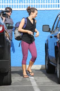 Ginger Zee feet photo thumbnail