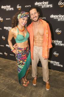 Ginger Zee feet photo thumbnail