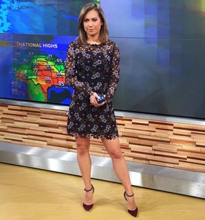 Ginger Zee feet photo thumbnail