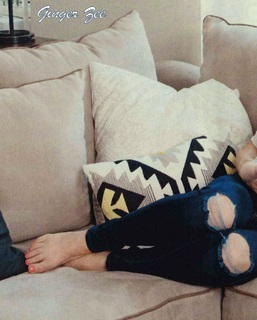 Ginger Zee feet photo thumbnail