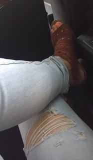 Ginger Zee feet photo thumbnail