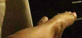 Ginger Zee feet photo thumbnail