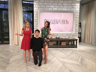 Ginger Zee feet photo thumbnail