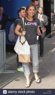 Ginger Zee feet photo thumbnail
