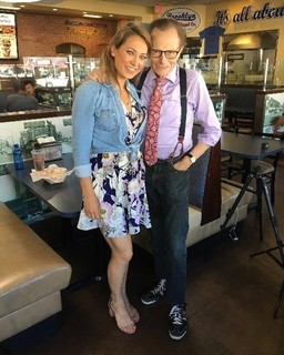 Ginger Zee feet photo thumbnail