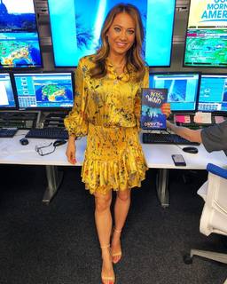 Ginger Zee feet photo thumbnail