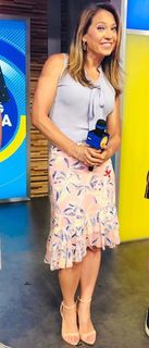 Ginger Zee feet photo thumbnail
