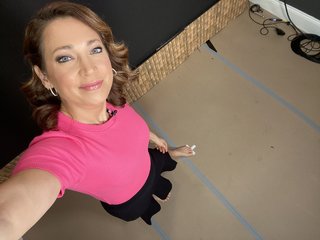 Ginger Zee feet photo thumbnail