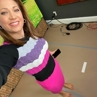 Ginger Zee feet photo thumbnail