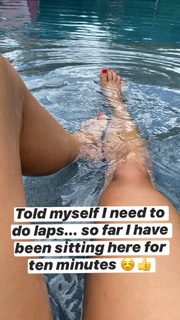 Ginger Zee feet photo thumbnail