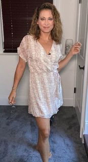 Ginger Zee feet photo thumbnail