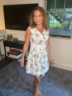 Ginger Zee feet photo thumbnail