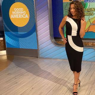 Ginger Zee feet photo thumbnail