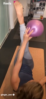 Ginger Zee feet photo thumbnail