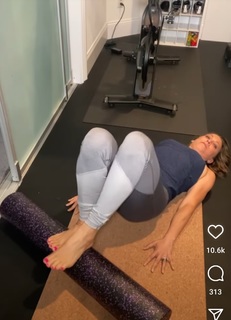 Ginger Zee feet photo thumbnail