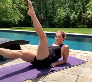 Ginger Zee feet photo thumbnail