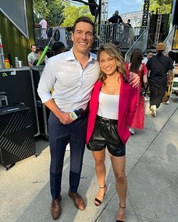 Ginger Zee feet photo thumbnail