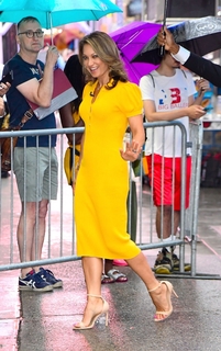 Ginger Zee feet photo thumbnail