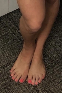 Ginger Zee feet photo thumbnail
