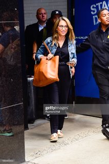 Ginger Zee feet photo thumbnail