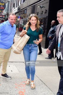 Ginger Zee feet photo thumbnail