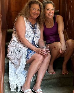 Ginger Zee feet photo thumbnail