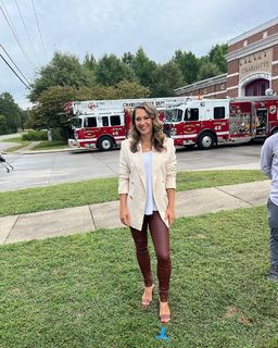 Ginger Zee feet photo thumbnail