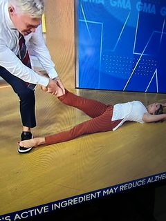Ginger Zee feet photo thumbnail