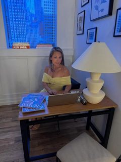 Ginger Zee feet photo 6
