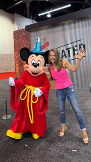 Ginger Zee feet photo 3
