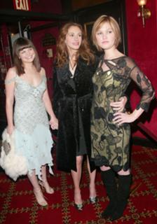 Ginnifer Goodwin feet photo thumbnail