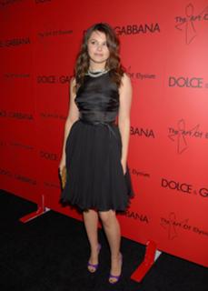 Ginnifer Goodwin feet photo thumbnail