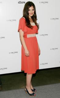 Ginnifer Goodwin feet photo thumbnail